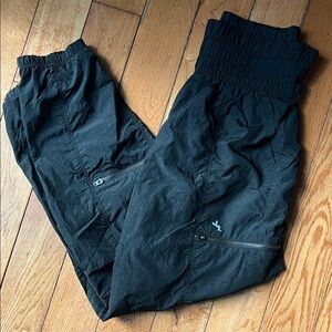 Joylab Black High-Waisted joggers with Zipper Details small